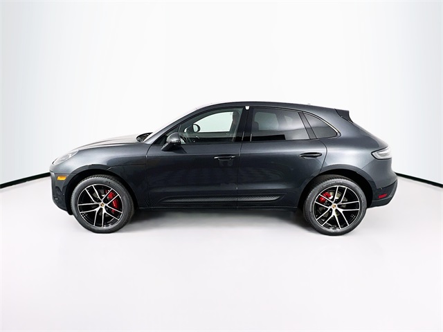 2026 Porsche Macan S photo 2