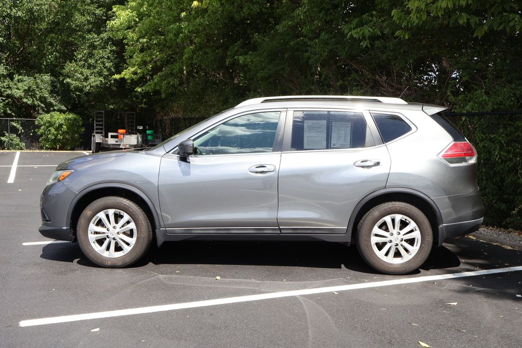 2016 Nissan Rogue SV photo 3
