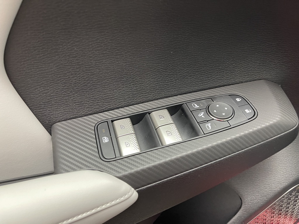 2025 Mitsubishi Outlander SE photo 17