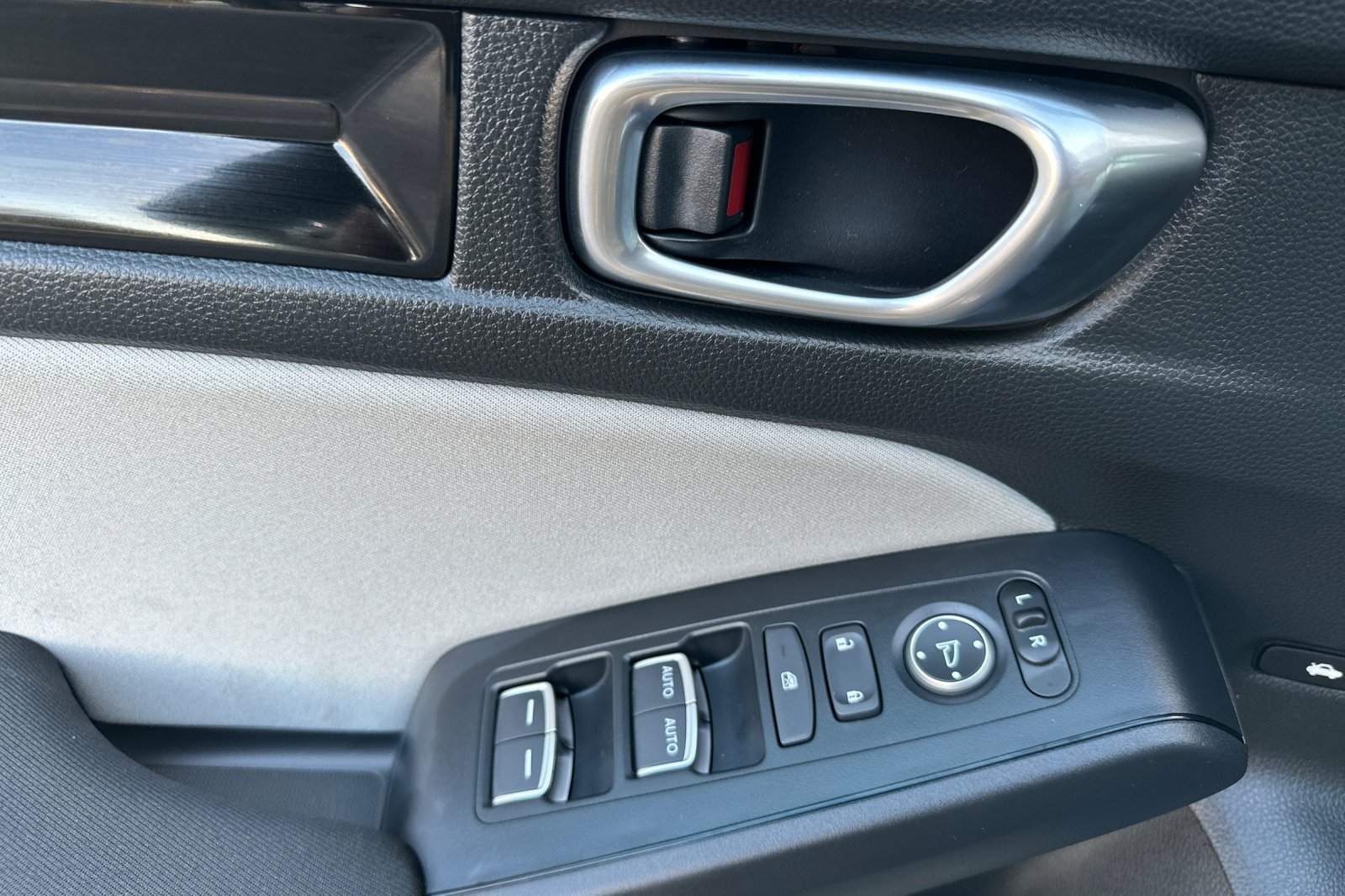 2025 Honda Civic Hybrid Sport photo 3