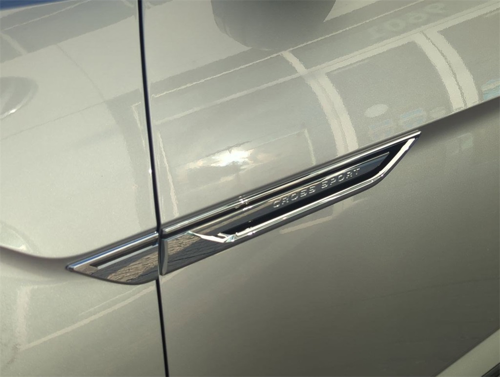 2025 Volkswagen Atlas Cross Sport SE Technology photo 21