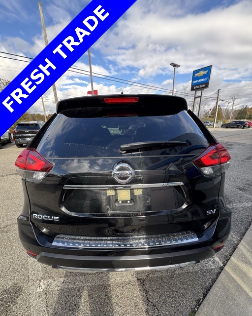 2020 Nissan Rogue SV photo 2