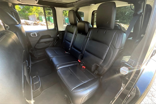 2020 Jeep Wrangler Unlimited Sahara photo 21