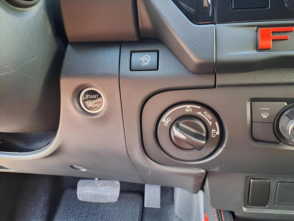 2025 Nissan Frontier PRO-4X photo 22