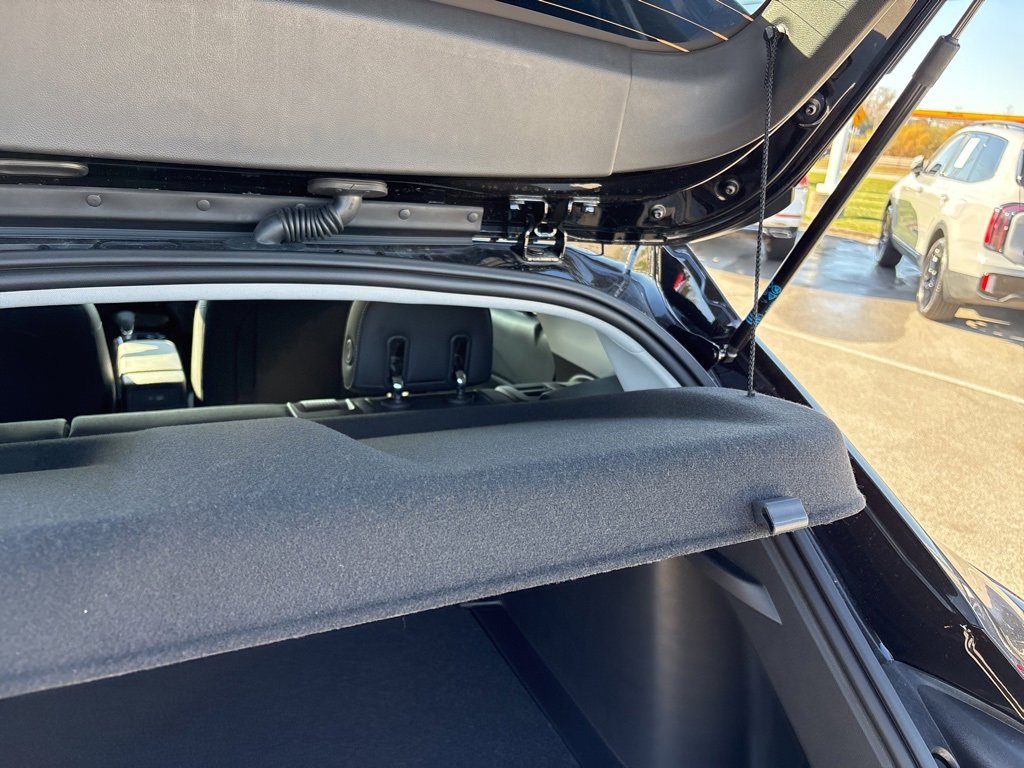 2025 Chevrolet Trax LT photo 3