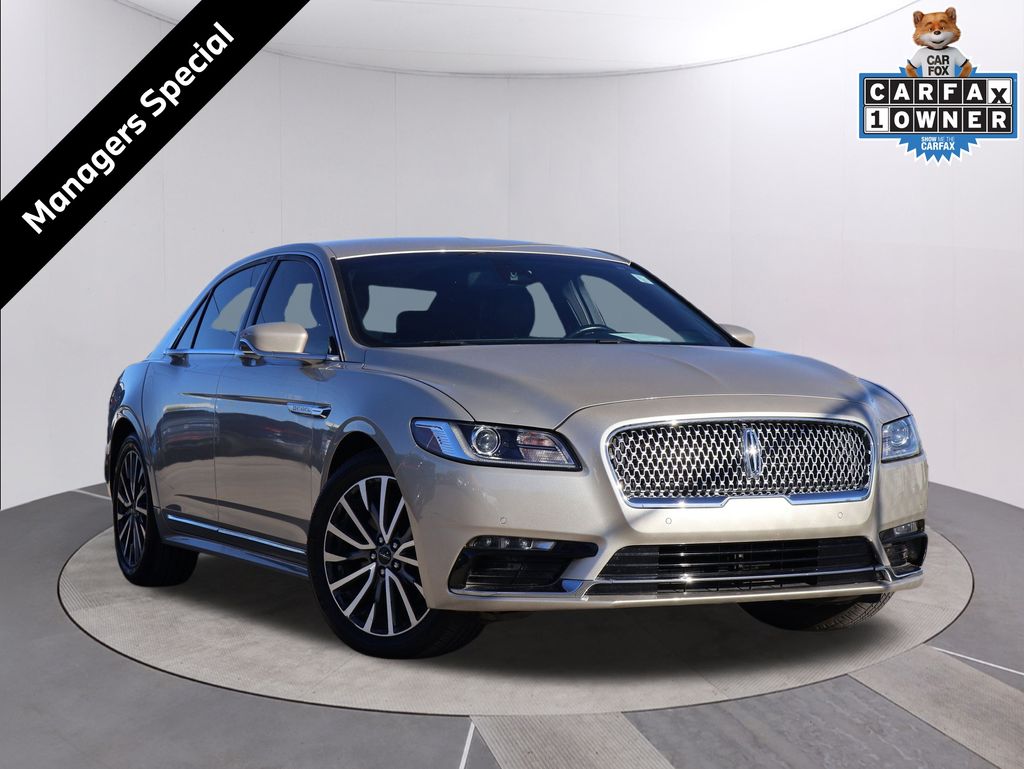 2017 Lincoln Continental Select's photo