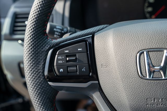 2025 Honda Ridgeline Black Edition photo 20