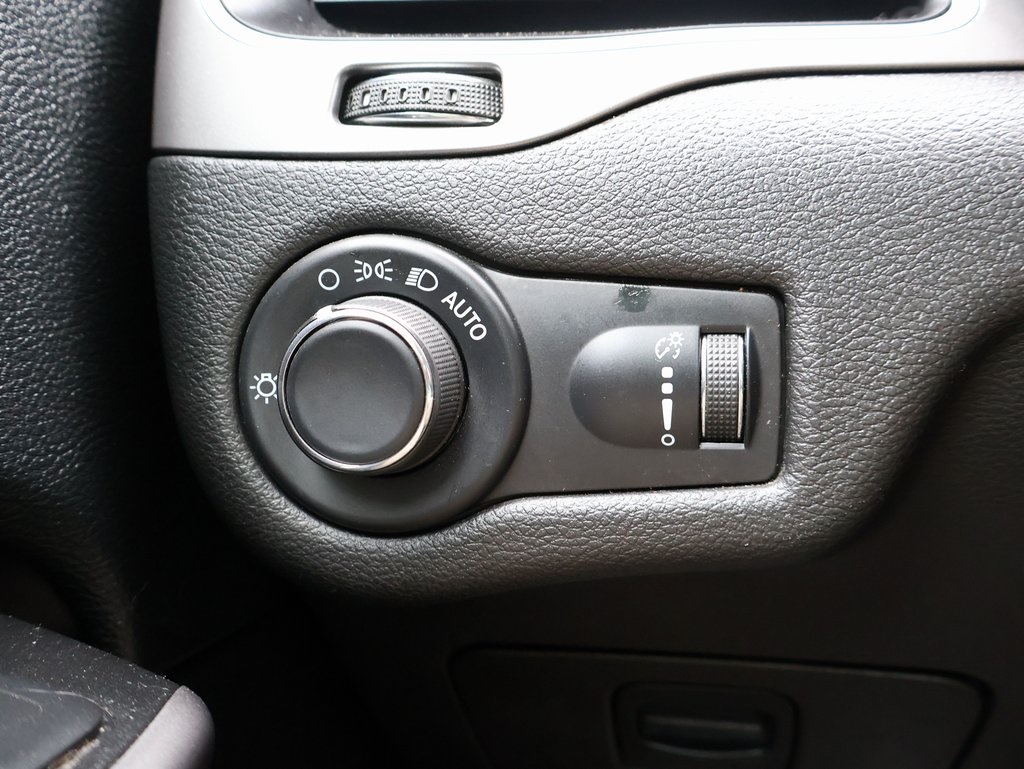 2021 Jeep Cherokee Latitude photo 28
