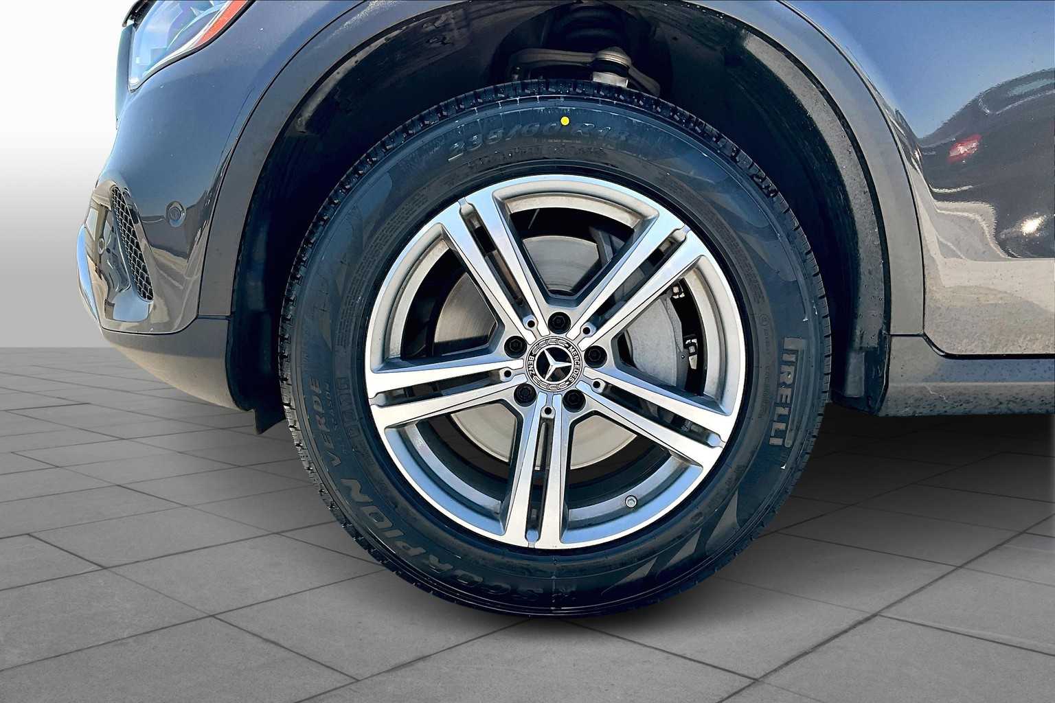 2022 Mercedes Benz GLC 300 photo 10