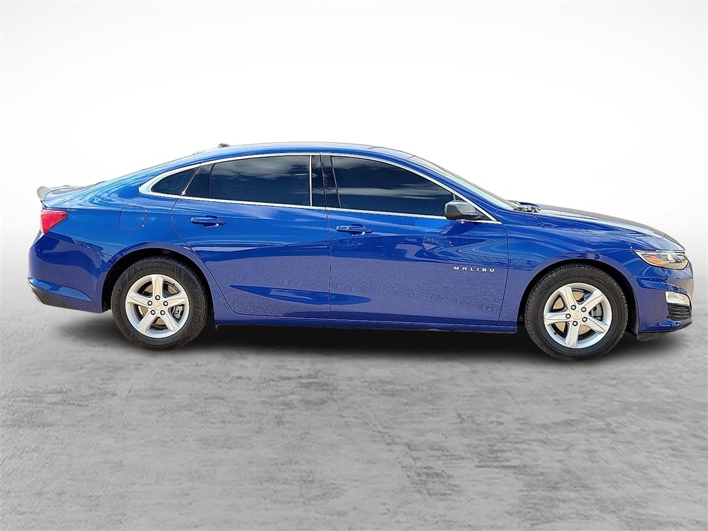 2023 Chevrolet Malibu LS photo 12