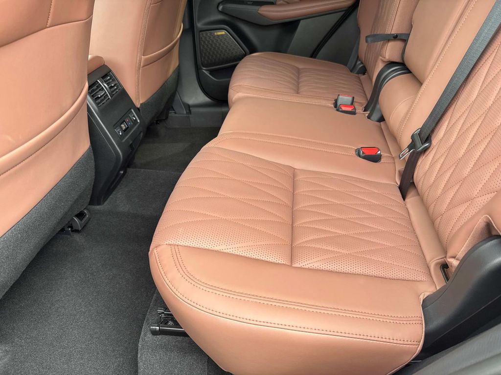 2025 Mitsubishi Outlander SEL photo 14