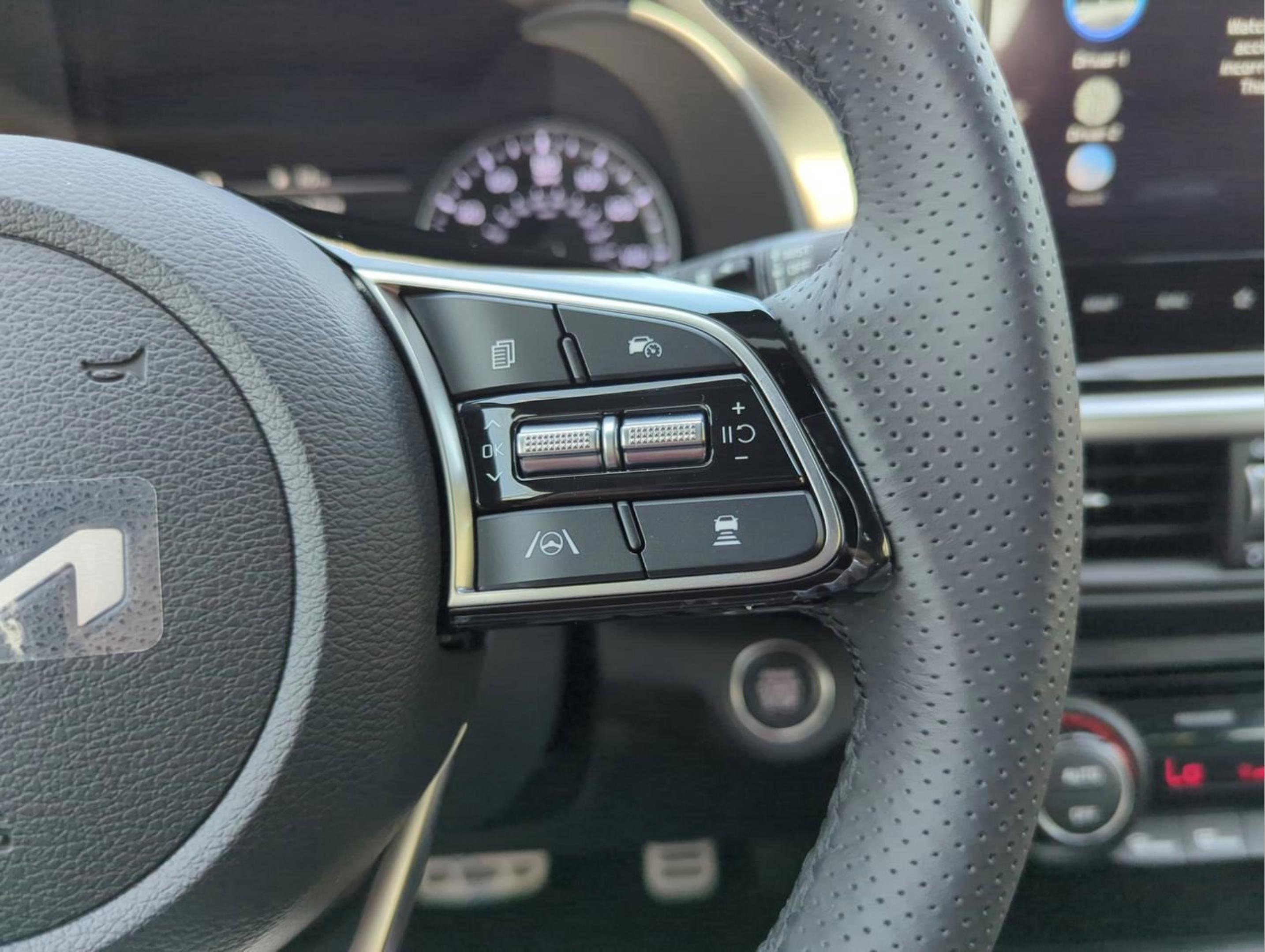 2024 Kia Forte GT-Line photo 23
