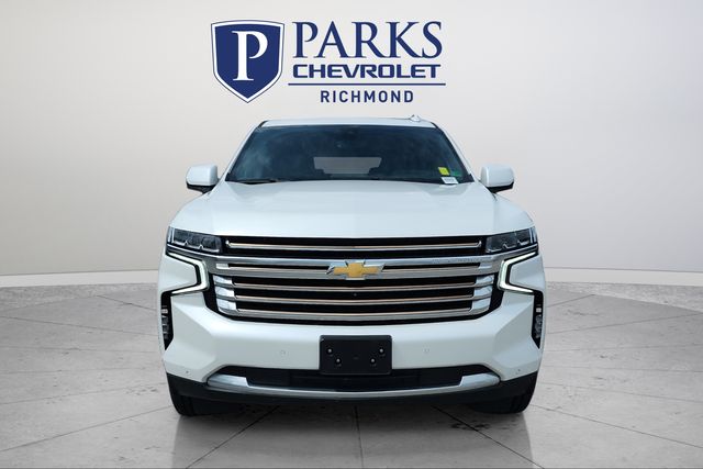 2022 Chevrolet Suburban High Country photo 2
