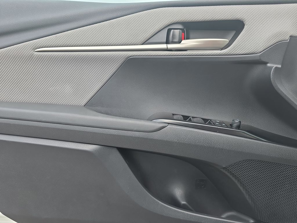 2025 Toyota Camry SE photo 27