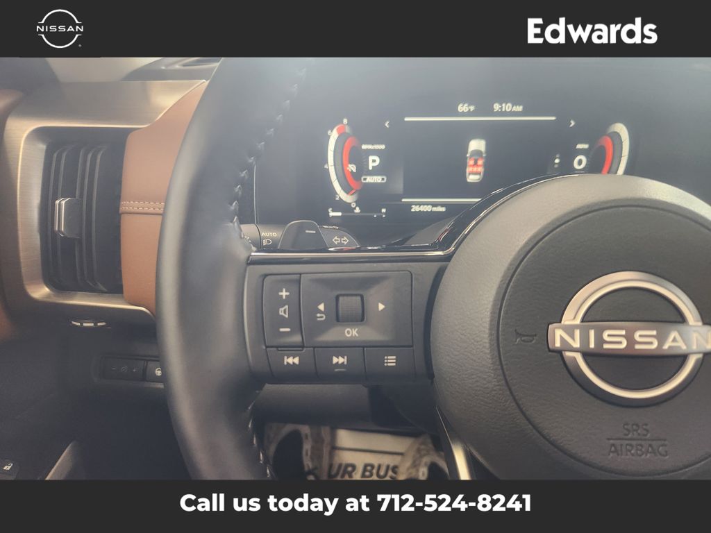 2023 Nissan Pathfinder Platinum photo 24