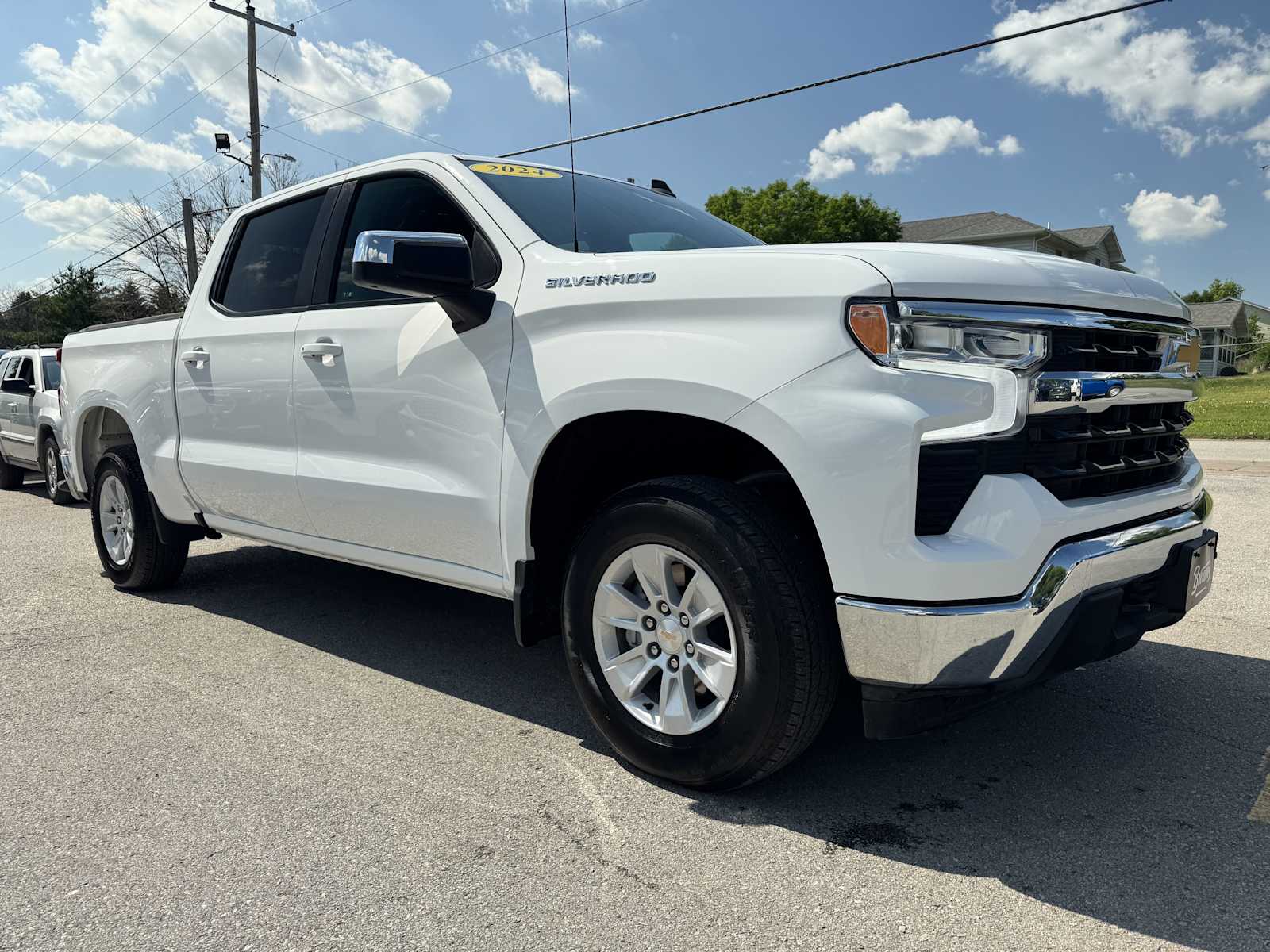 2024 Chevrolet Silverado 1500 LT photo 3