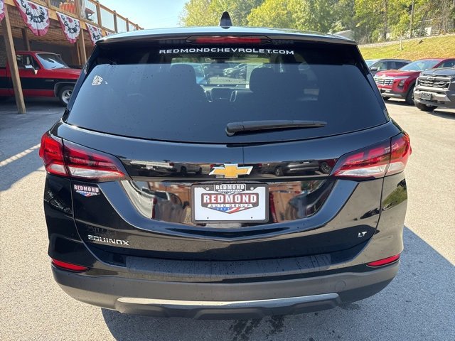 2022 Chevrolet Equinox LT photo 2