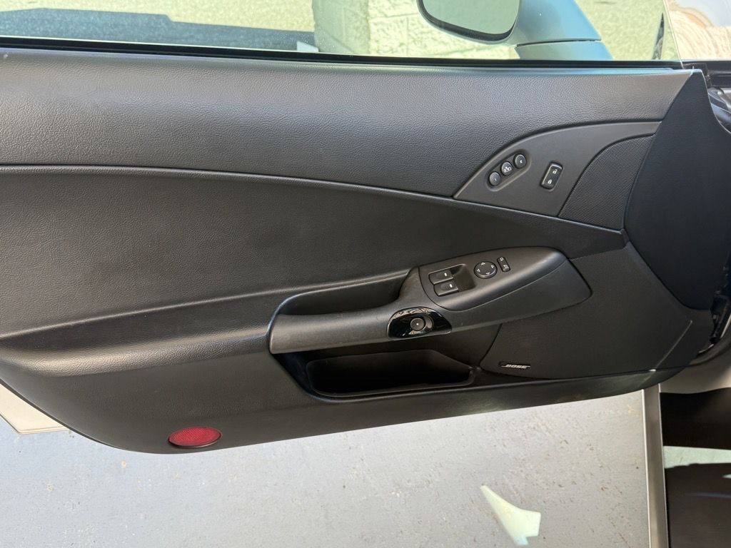2005 Chevrolet Corvette Base photo 6