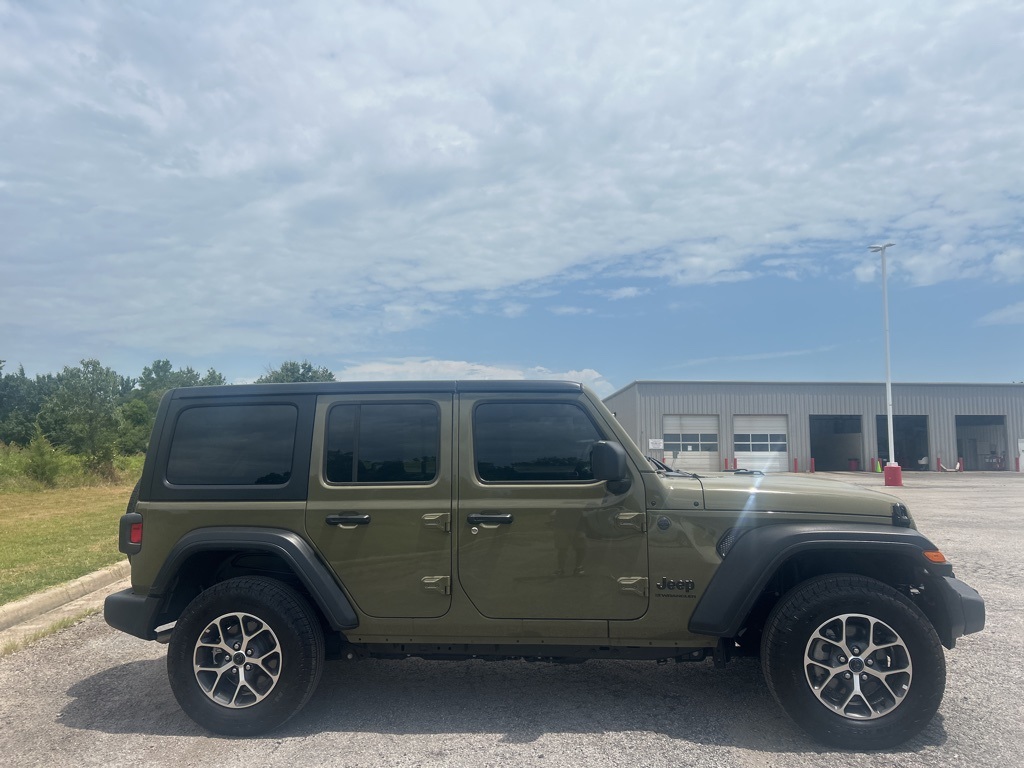 2025 Jeep Wrangler Sport S photo 3