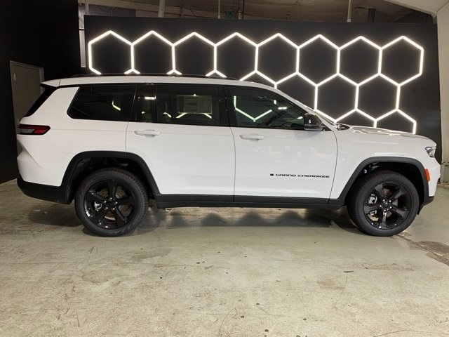 2025 Jeep Grand Cherokee Limited photo 6