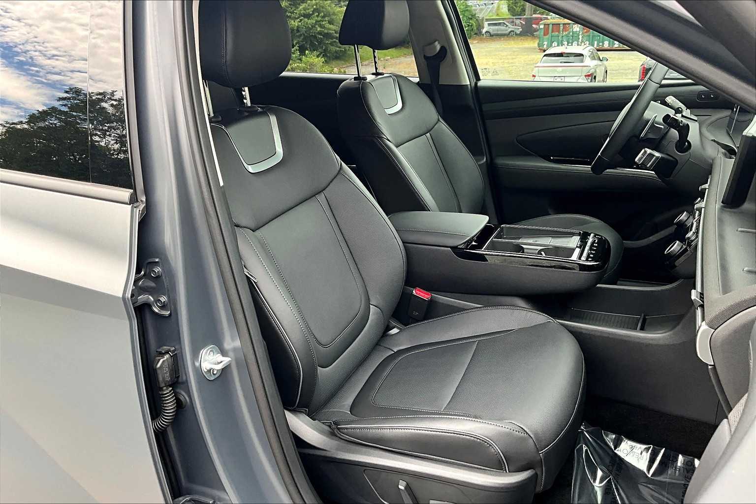 2025 Hyundai Tucson Limited photo 8