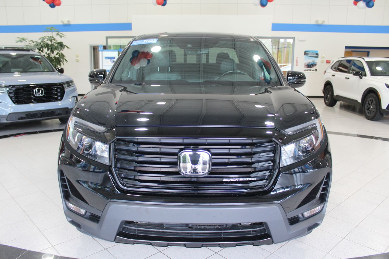 2022 Honda Ridgeline Black Edition photo 2