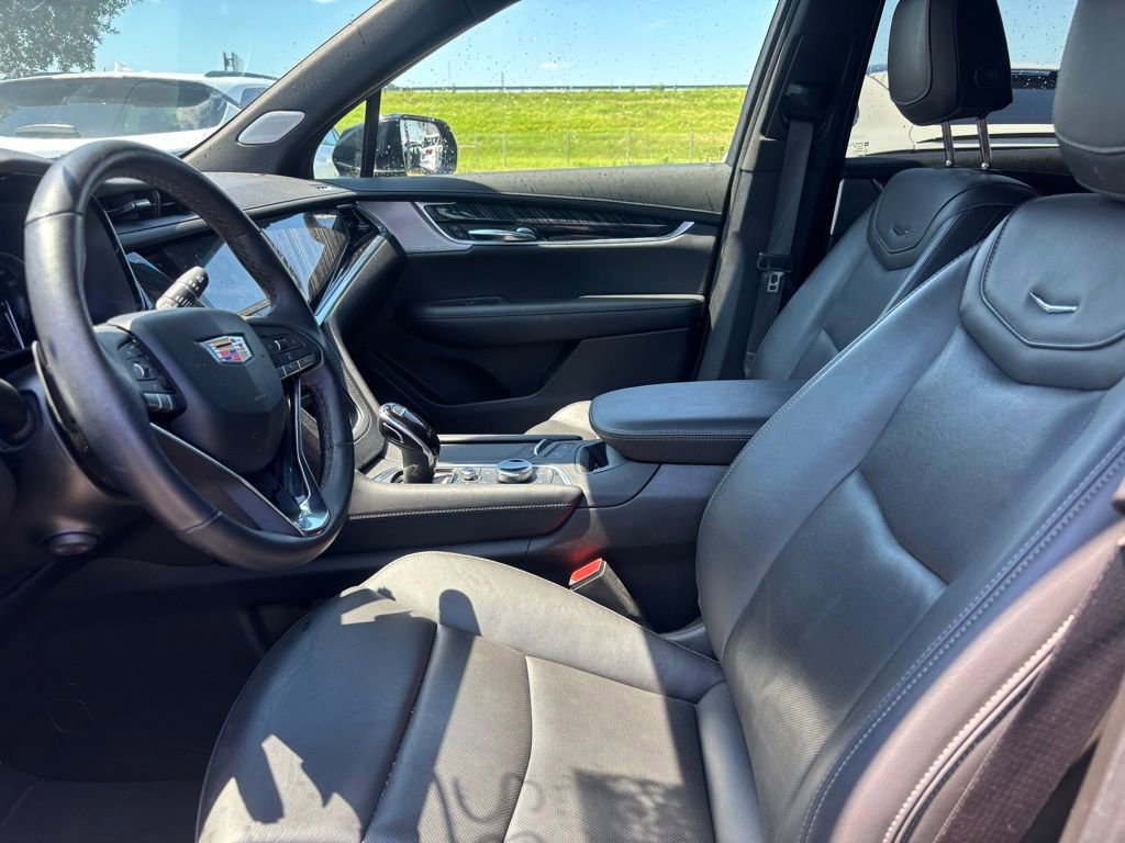 2025 Cadillac XT6 Premium Luxury photo 4