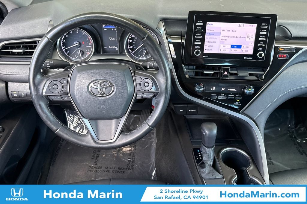 2021 Toyota Camry SE photo 14