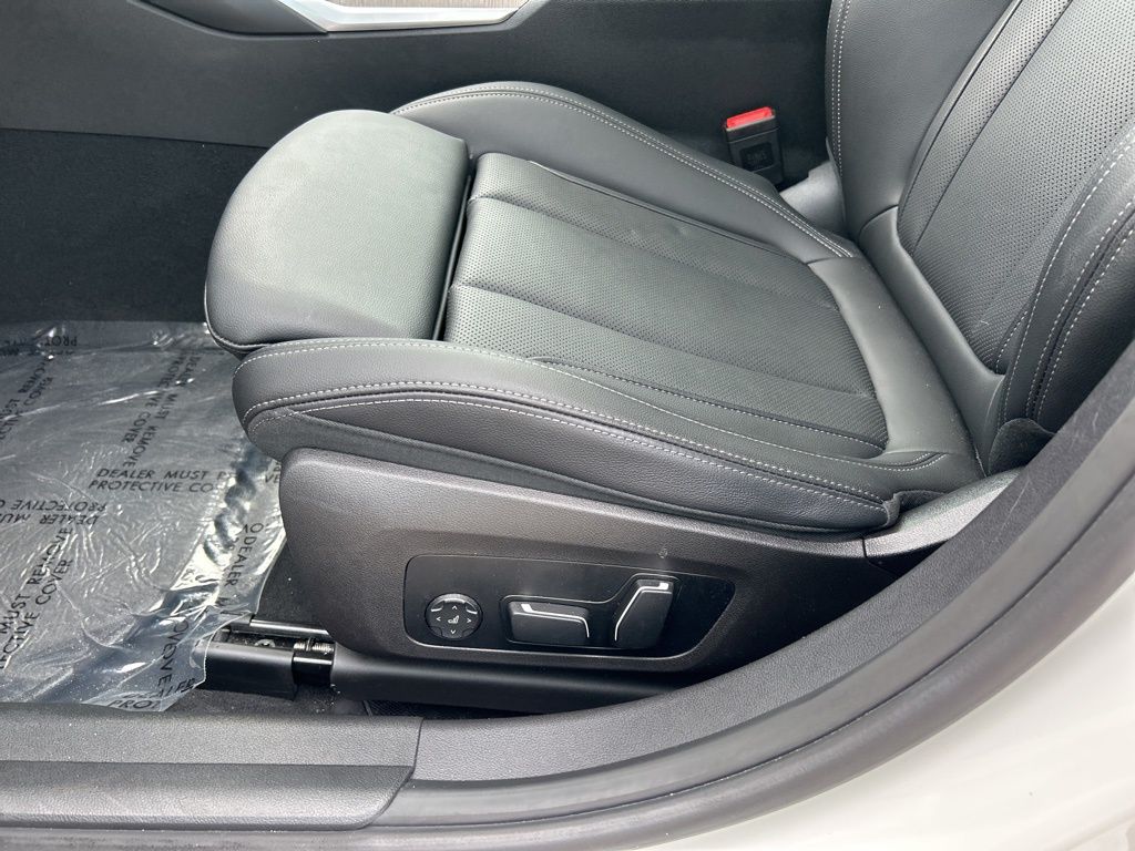 2025 Bmw 330i photo 9