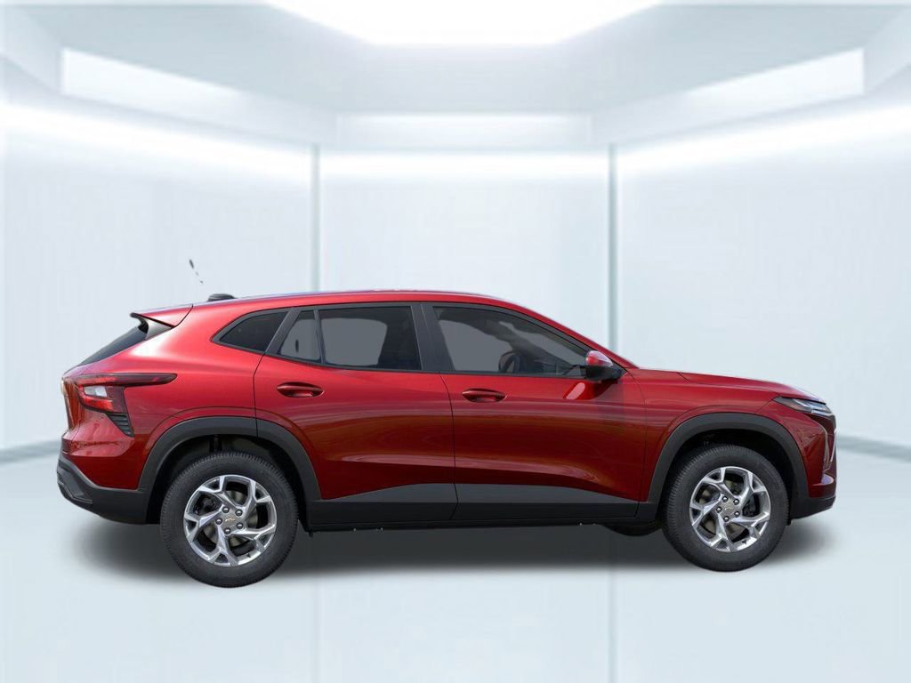 2026 Chevrolet Trax LS photo 4