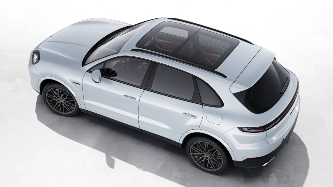 2026 Porsche Cayenne E-Hybrid photo 4