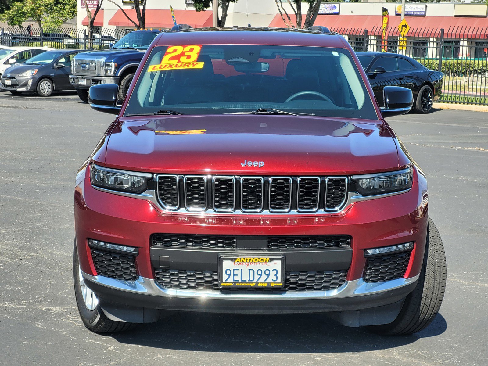 2023 Jeep Grand Cherokee Limited photo 2