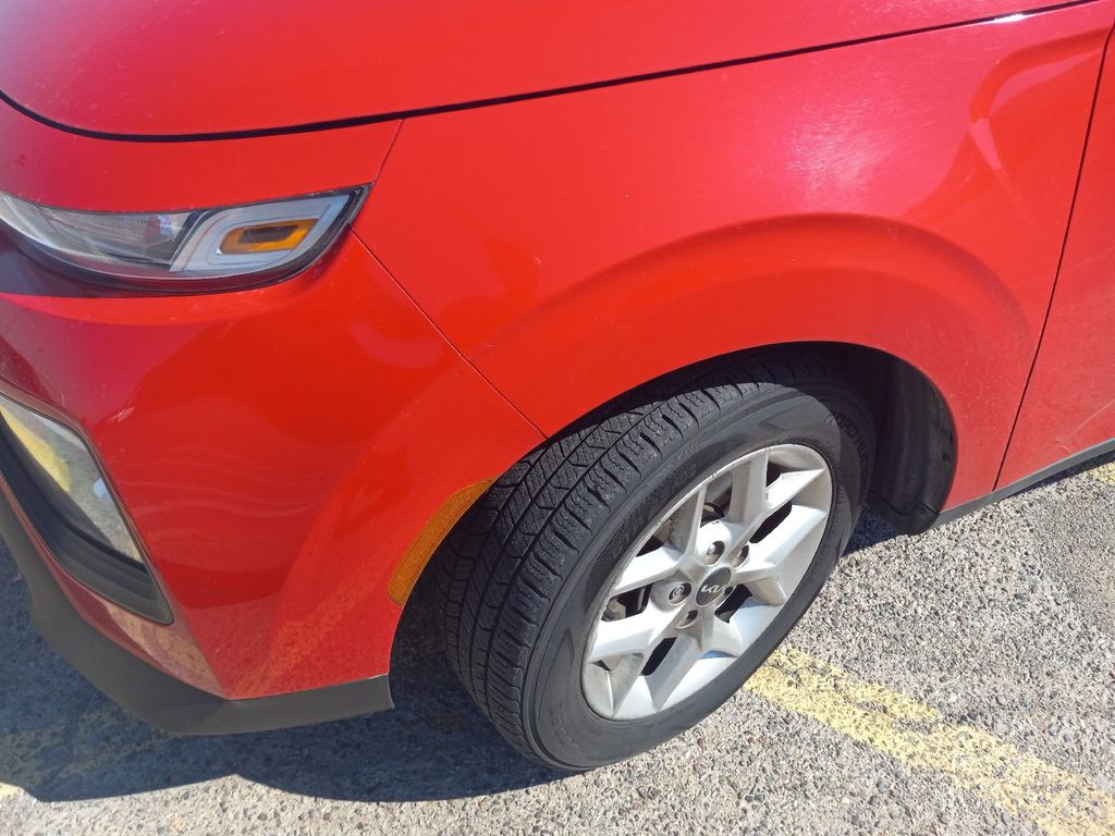 2022 Kia Soul LX photo 15