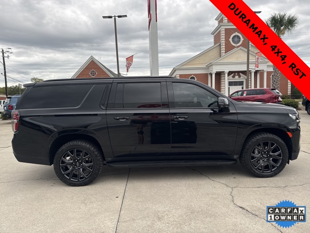 2023 Chevrolet Suburban RST photo 4