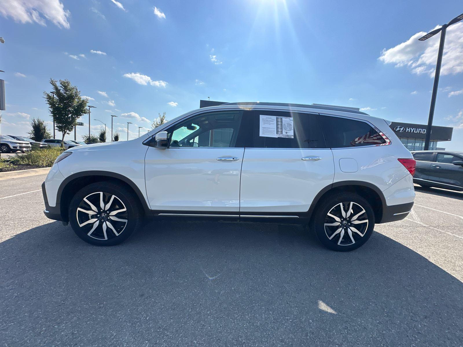 2021 Honda Pilot Touring photo 2