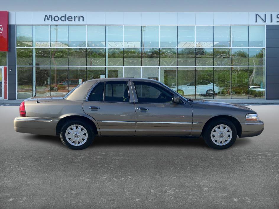 2005 Mercury Grand Marquis GS photo 4