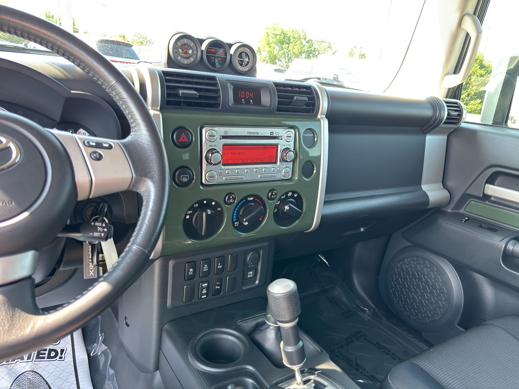 2014 Toyota FJ Cruiser Base photo 28