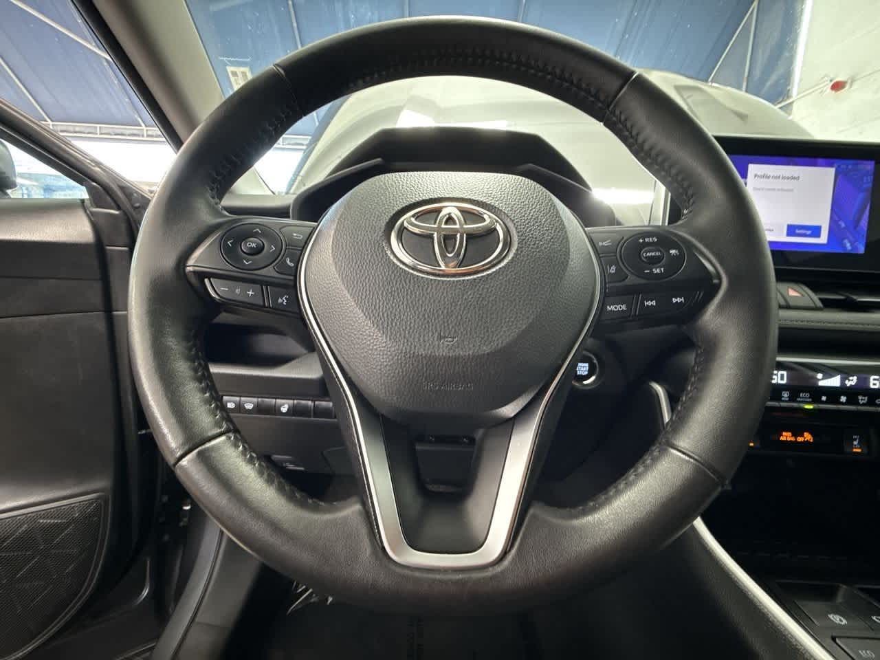 2023 Toyota RAV4 XLE photo 14