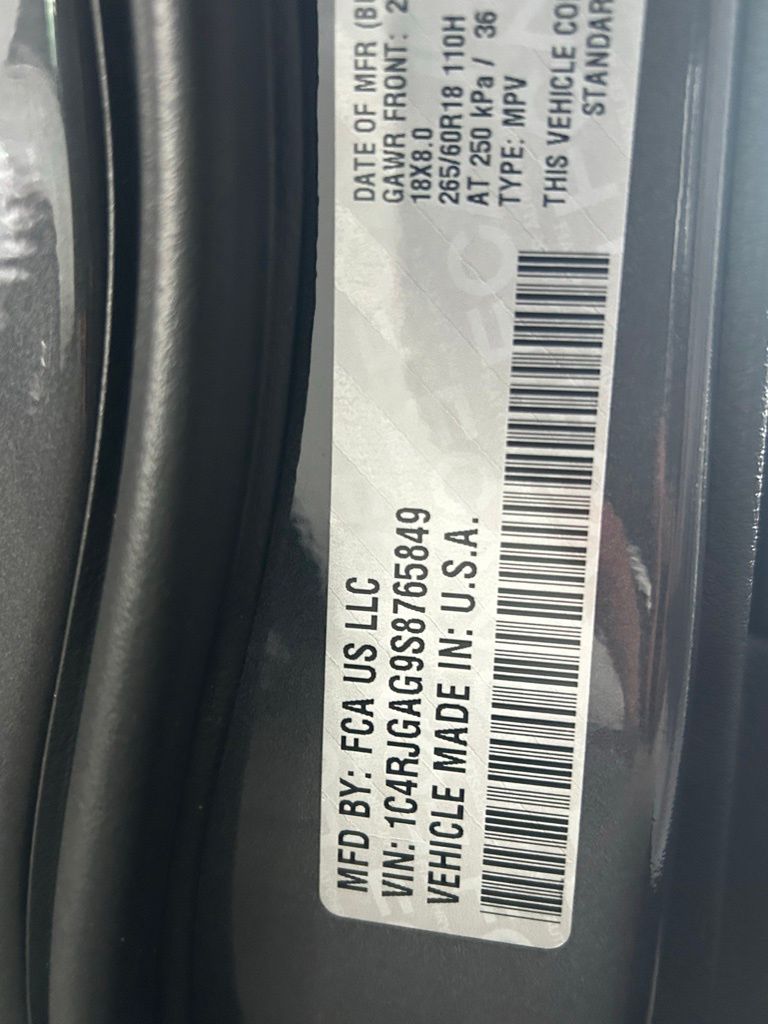 2025 Jeep Grand Cherokee Laredo Altitude photo 37
