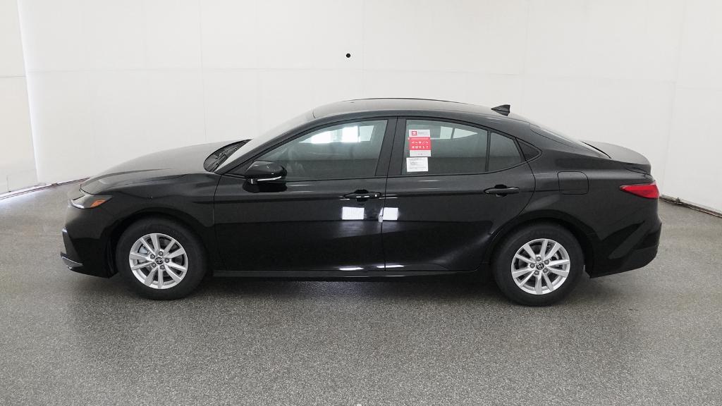 2026 Toyota Camry LE photo 9