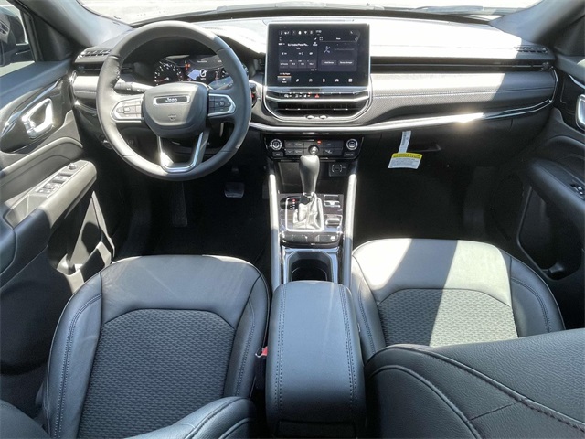 2025 Jeep Compass Latitude photo 12