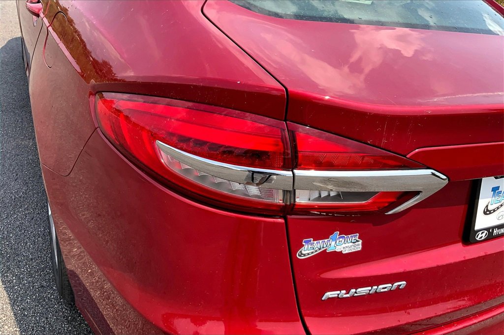 2020 Ford Fusion S photo 21