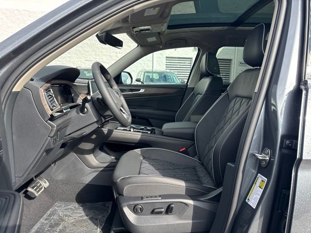 2025 Volkswagen Atlas SEL Premium R-Line photo 11