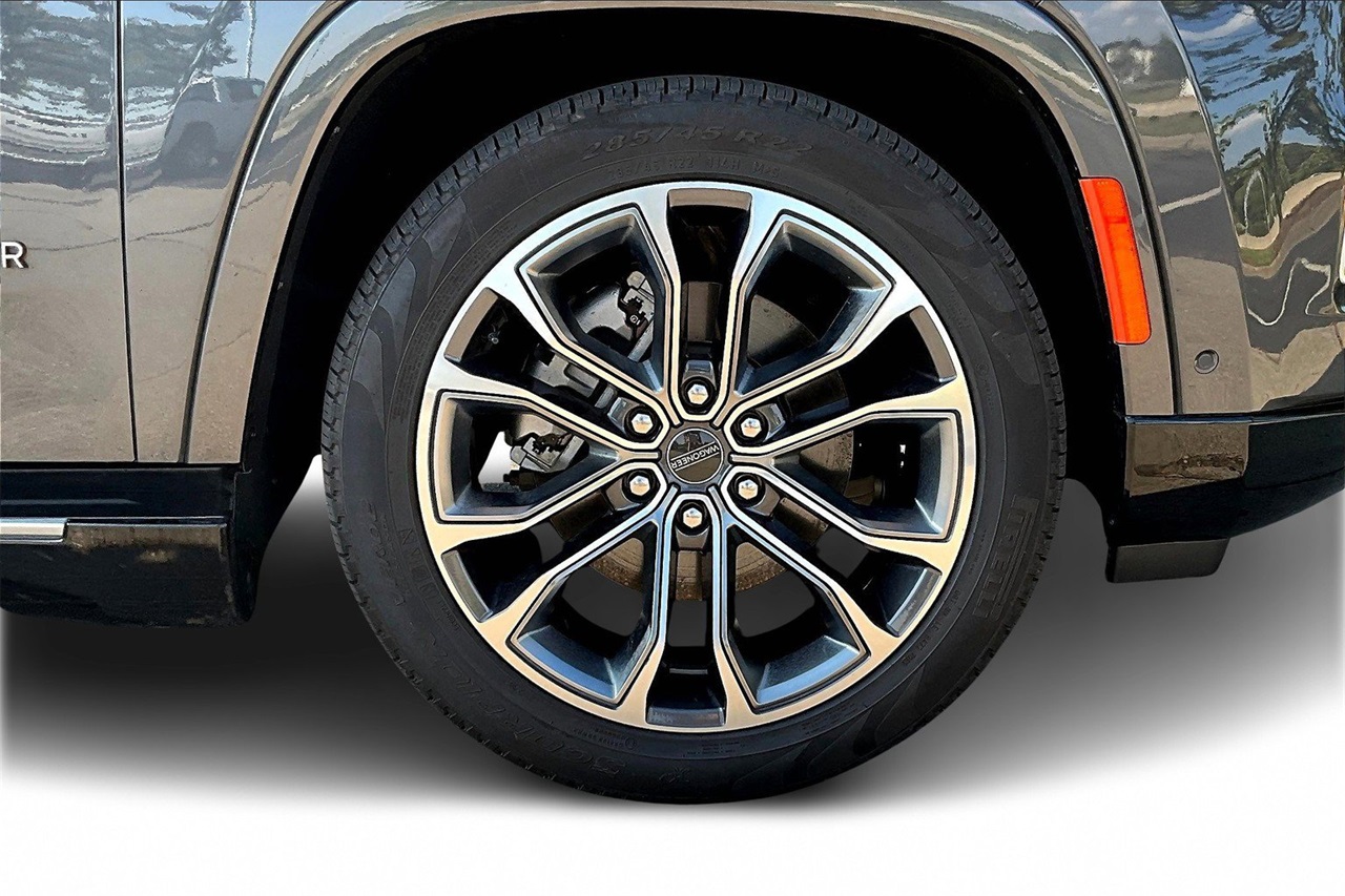 2024 Jeep Grand Wagoneer III photo 32