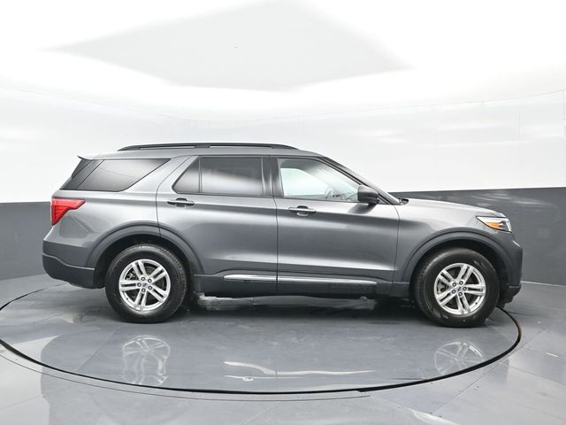 2023 Ford Explorer XLT photo 3