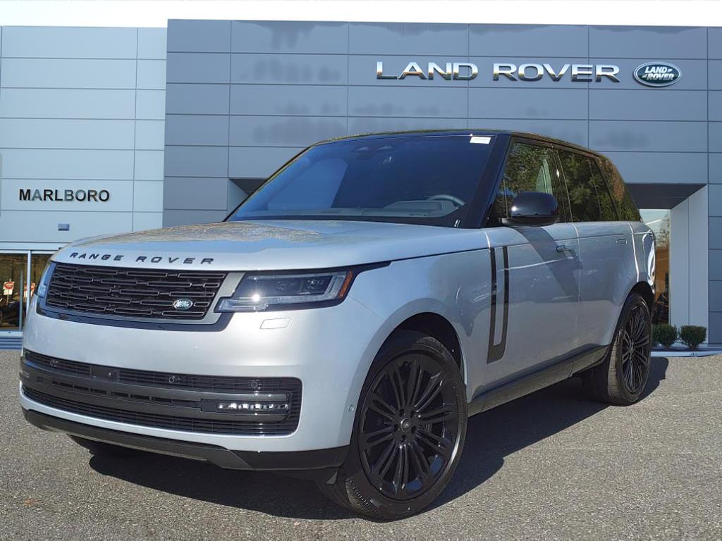 2025 Land Rover Range Rover SE's photo