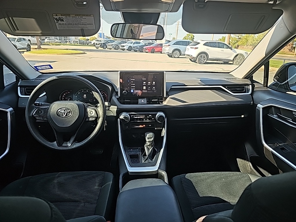 2023 Toyota RAV4 LE photo 2