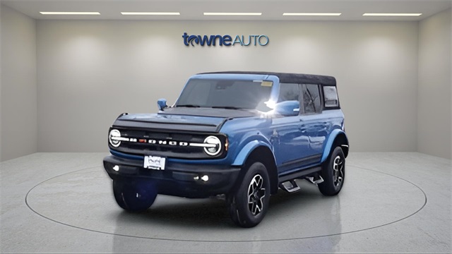 2022 Ford Bronco Outer Banks's photo