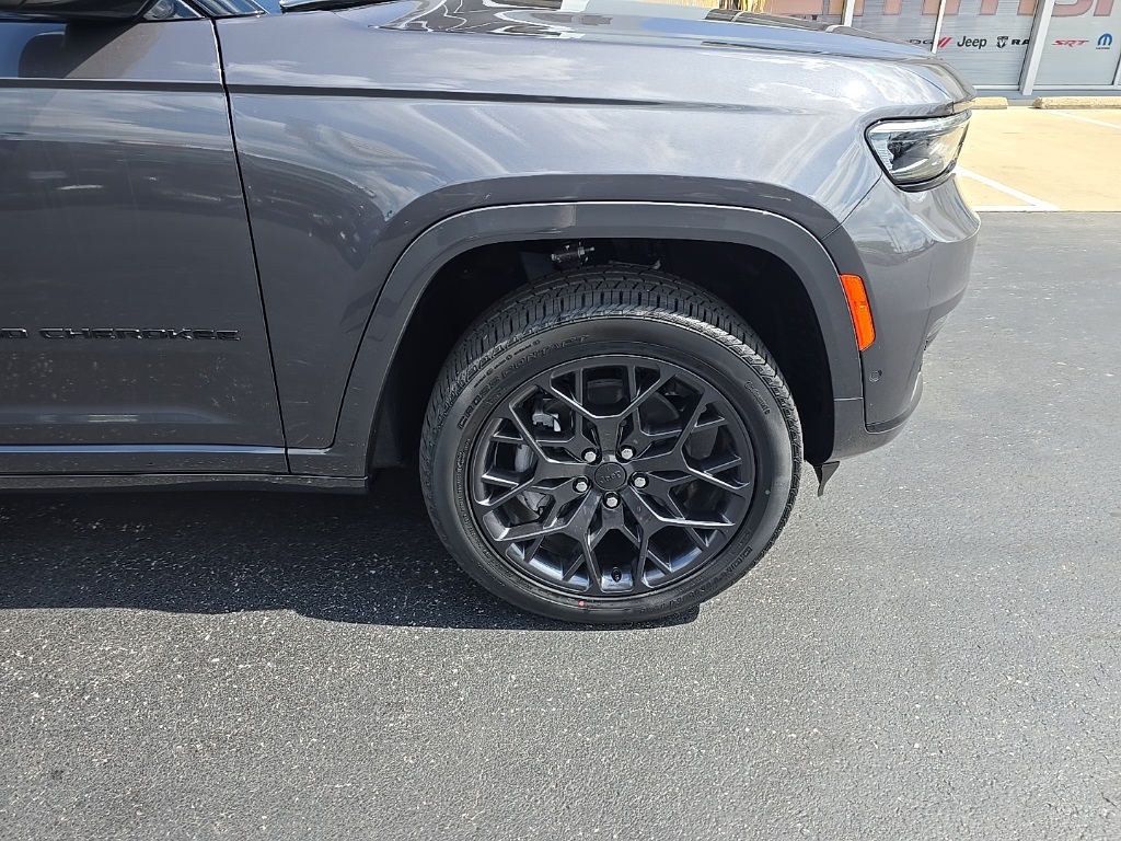 2025 Jeep Grand Cherokee L Summit Reserve photo 9