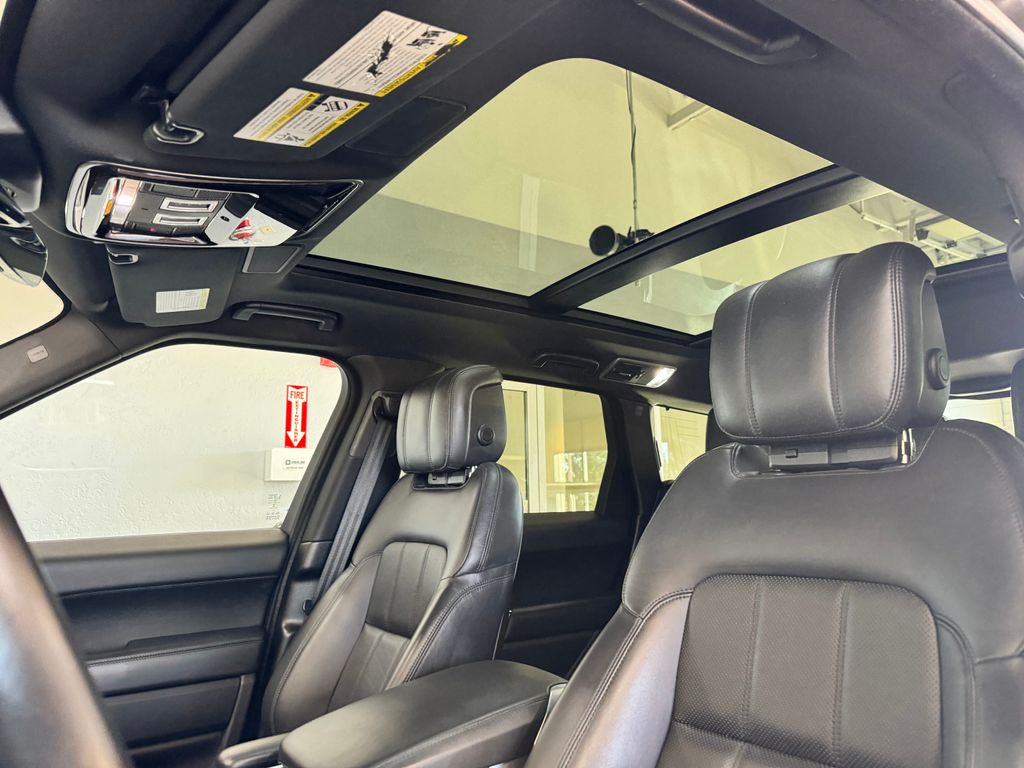 2021 Land Rover Range Rover Sport HSE Silver Edition photo 21